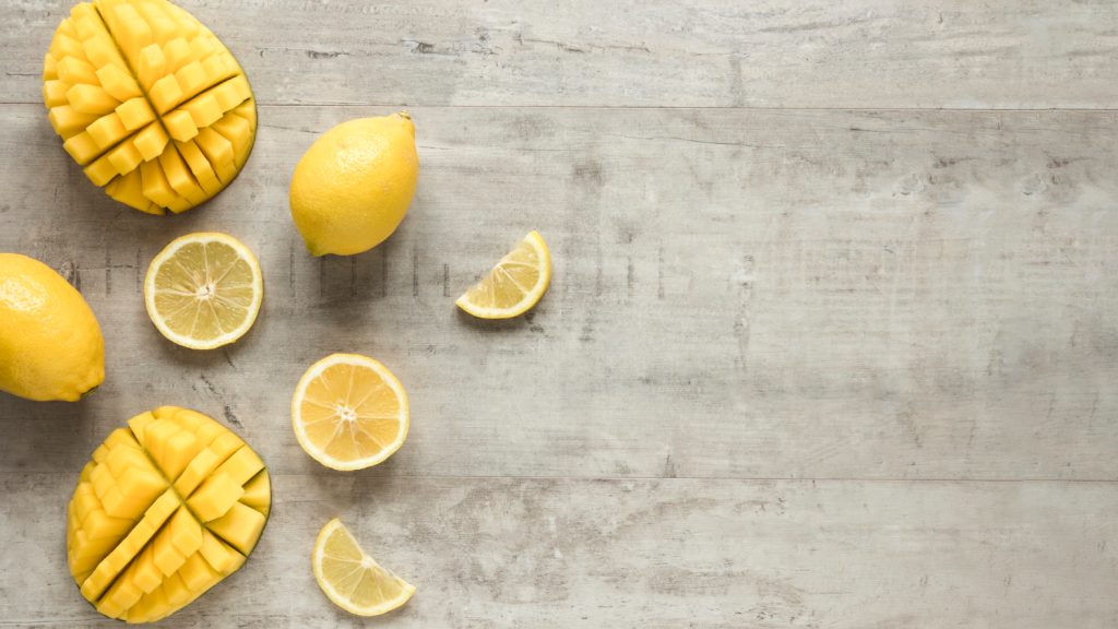 Ingrédients souskaï antillais : mangue verte, citron vert, ail, piment, sel"